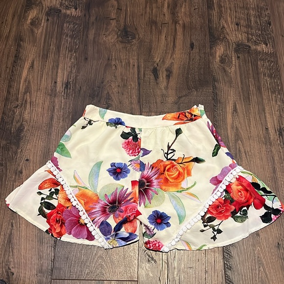 Sabo Skirt Floral Shorts - Picture 4 of 4